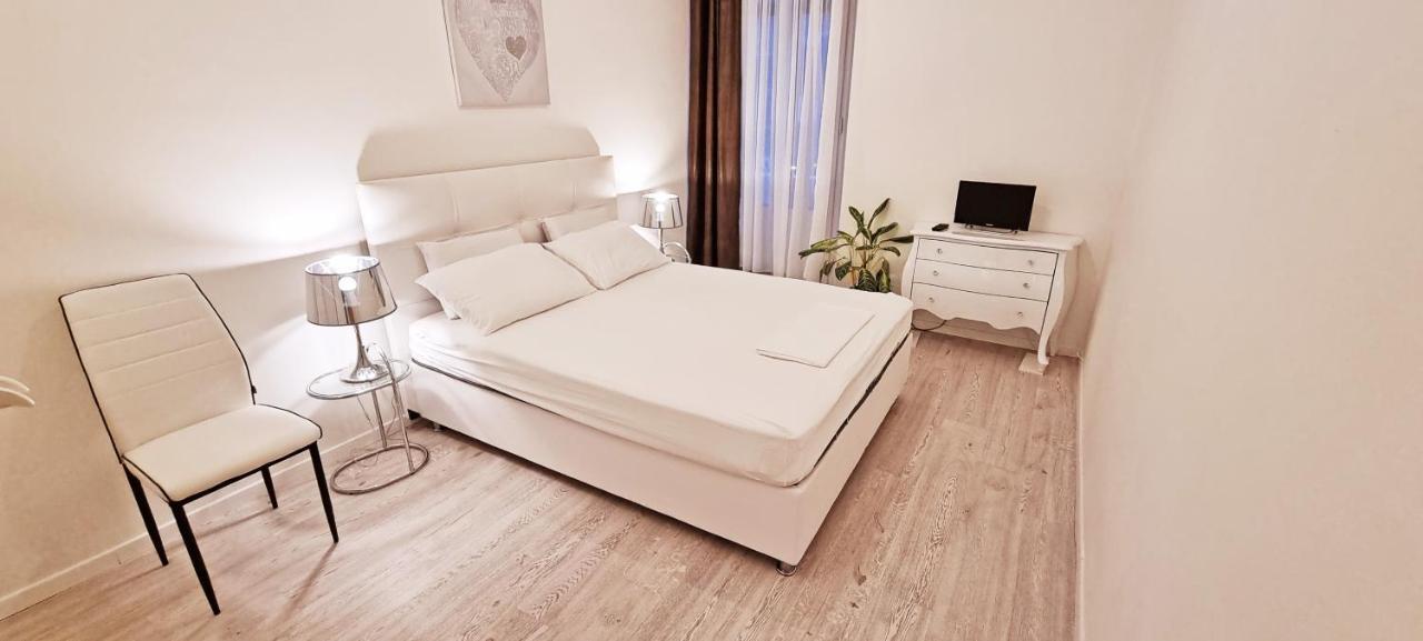 Casa Bianca - 2 Bedroom Design Apartment Trieszt Kültér fotó